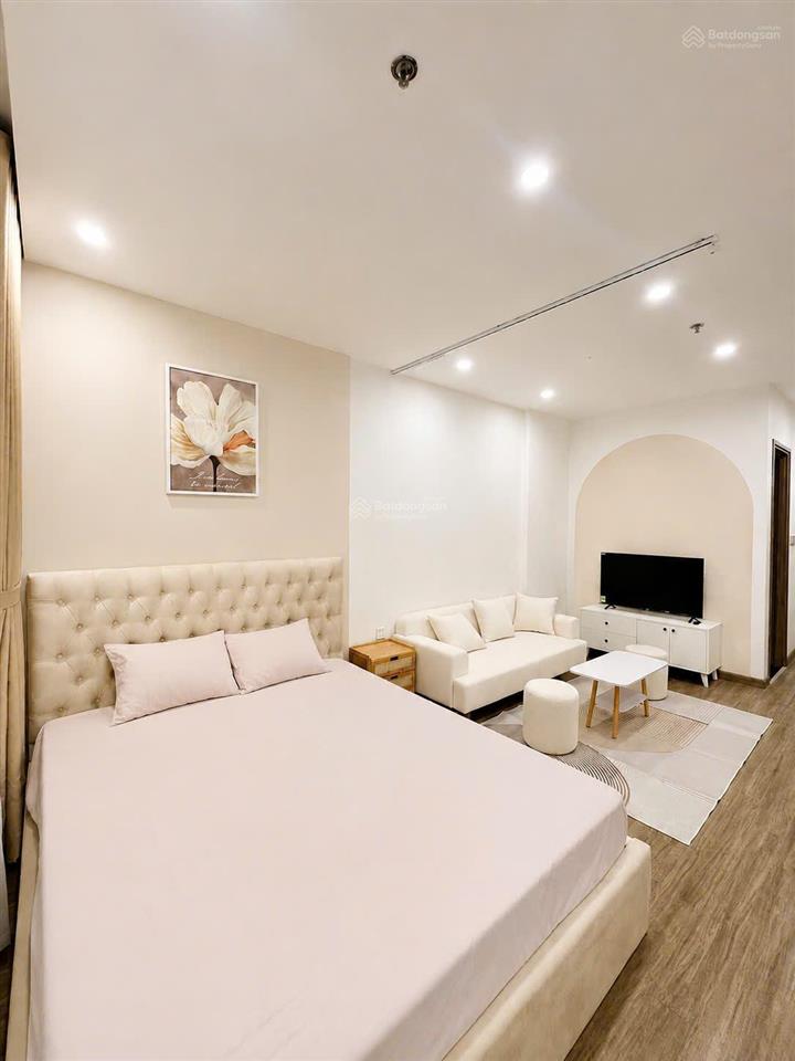 Tôi chủ nhà cần bán studio 32m2 tòa sa2, giá 2 tỷ bp, có sổ, full nội thất mới. xem nhà 0362 203 ***