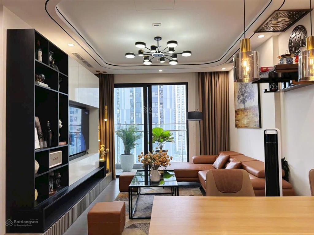 Bán căn góc 3pn 75m2 giá 5,050 tỷ bao phí đang giá hời vin smart city n.thất như mới sổ cầm tay