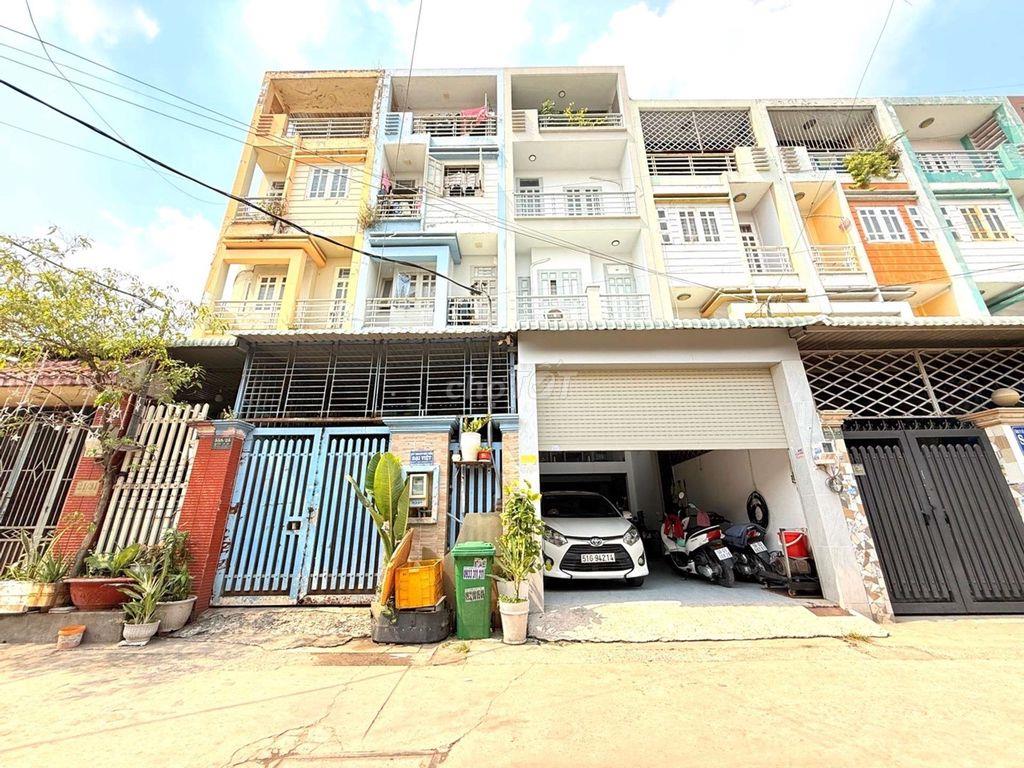 Bán nhà 5 tầng 96m2 gần ngã tư Trung Chánh Hóc Môn 6PN sổ hồng