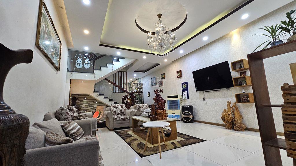 NHÀ PHỐ COMPOUND– 94,8M² – 3 TẦNG – SỔ HỒNG – 14,9TỶ CHÍNH CHỦ