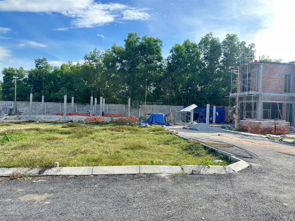 Cần tiền đáo hạn ngân hàng bán gấp lô góc 2mt hòa tiến giá chỉ 1,1x tỷ