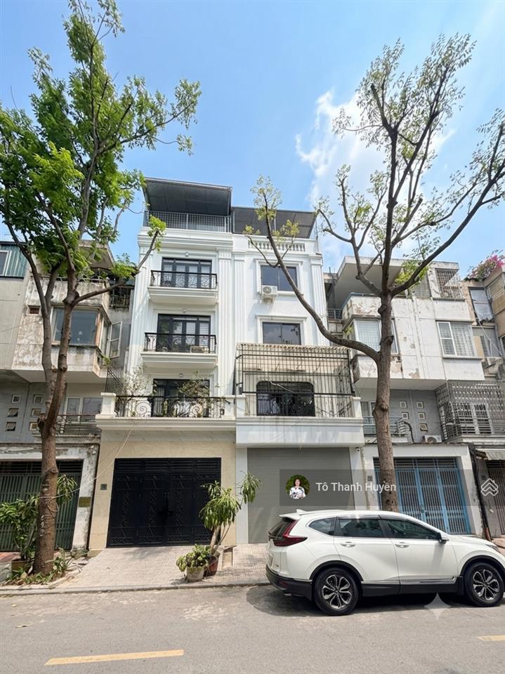 Giảm sốc 3,5 tỷ, chủ cần bán nhanh liền kề văn phú view vườn hoa 90m, chỉ nhỉnh 18 tỷ