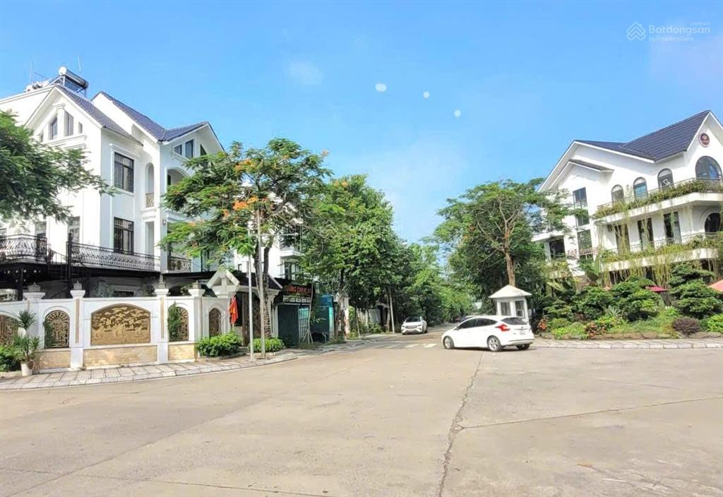 Biệt thự đẹp long lanh bề thế thang máy gleximco lê trọng tấn 210m2 4 tầng. 0962 797 ***
