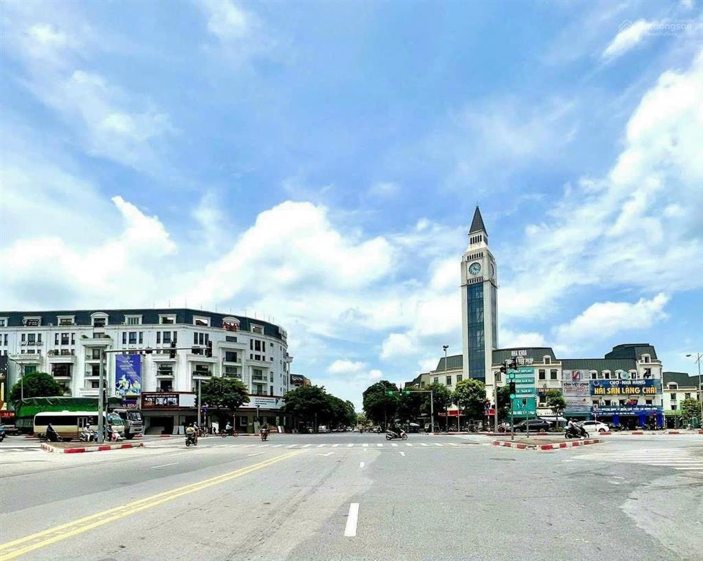 1 căn xây thô 90m2. 4 tầng hoàn thiện mặt ngoài. hướng đông nam. giá 18 tỷ. giá đầu tư