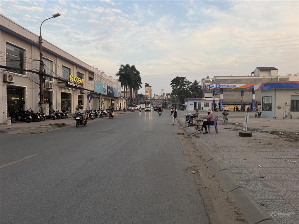 Thượng thanh phân lô lô góc kinh doanh 2 làn ô tô tránh view hồ 53m2 mt 5m 12 tỷ