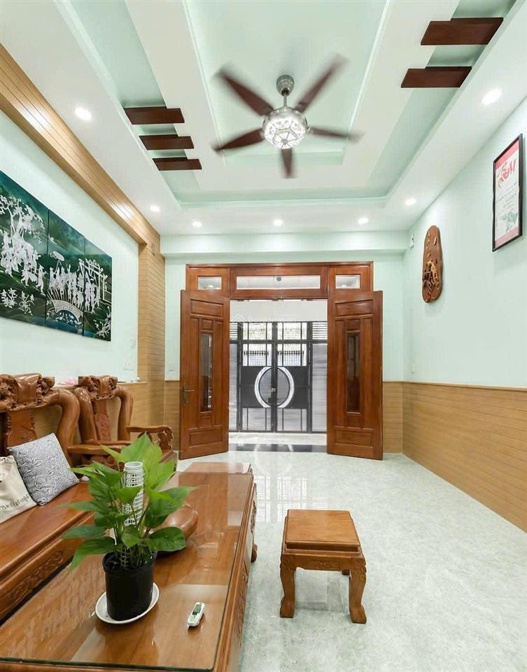 Ngã tư tân sơn nhì sát mt, 4x20x4 tầng, xe hơi thẳng 1 trục. nhà đẹp ở ngay.