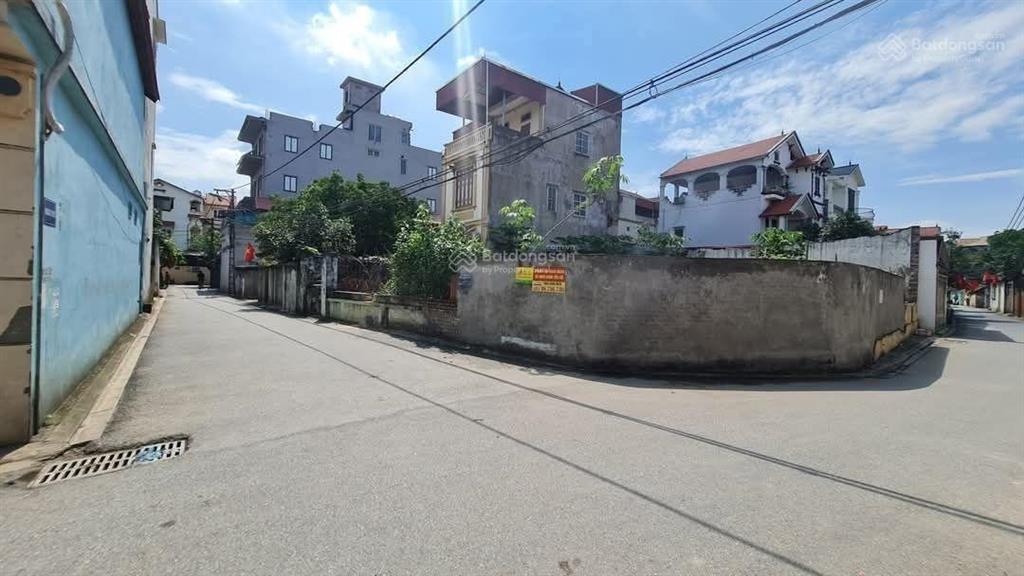 Cần bán 68m2 phú thị lô góc trục chính kinh doanh, đường rộng 7m, giá 5,1 tỷ
