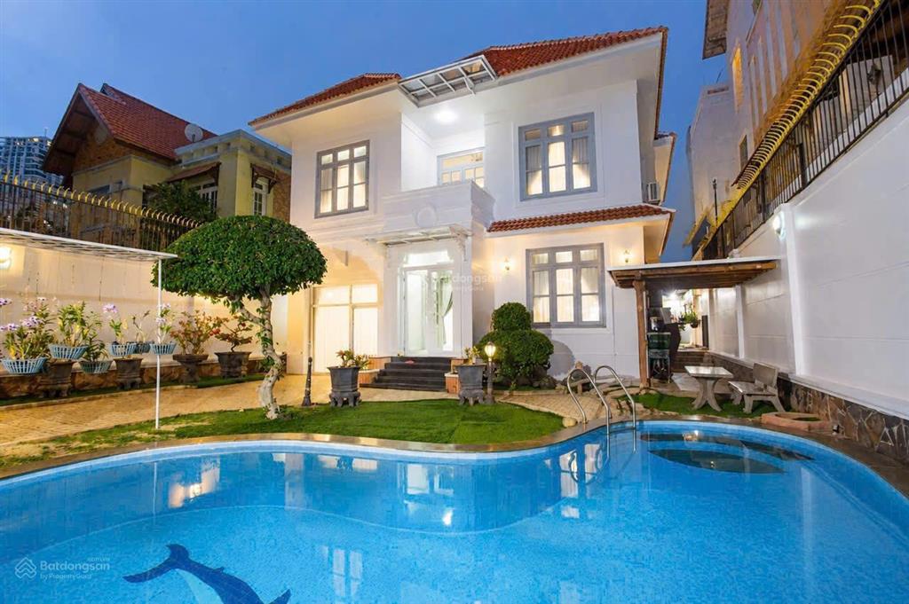 Biệt thự 2 tầng vip dt 355m2 khu đồi ngọc tước cách biển 500m2 , giá tốt chỉ 35 tỷ , shr , hồ bơi