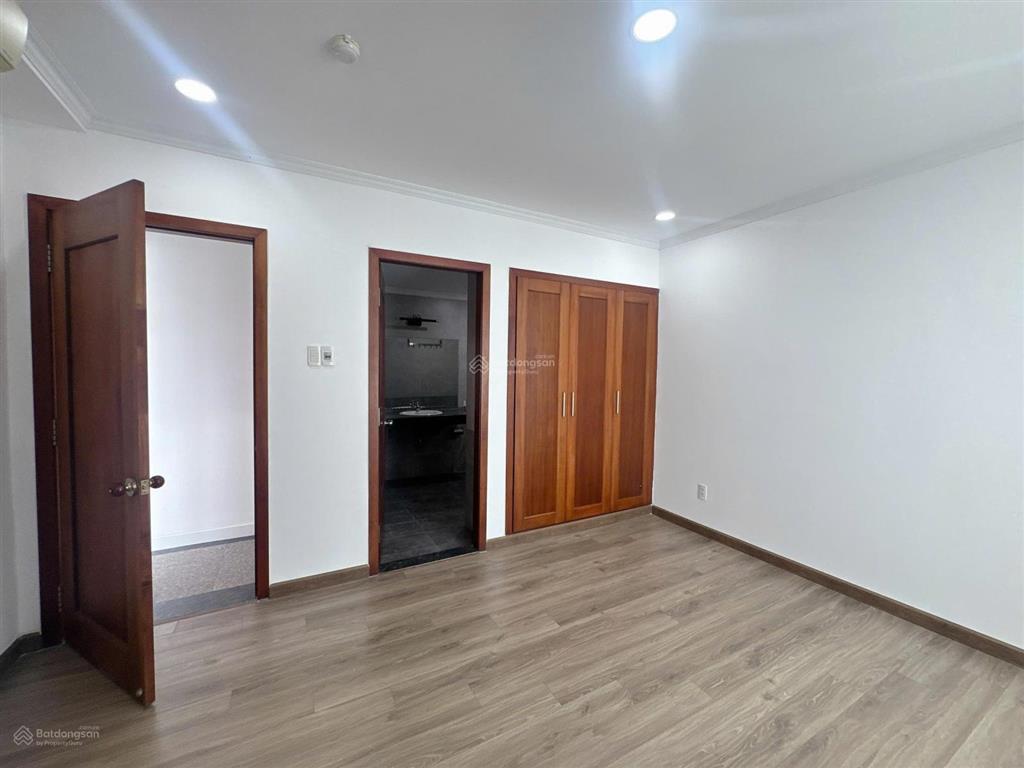 Bán căn hộ penthouse giai việt tạ quang bửu p5 q8