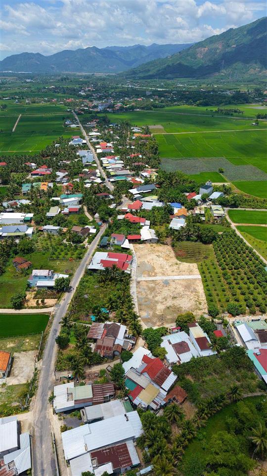 Cc bán lô full thổ suối tiên,diên khánh,ngay đường liên xã,cách hl39 750m,shr,giá chỉ 499 tr,100m2
