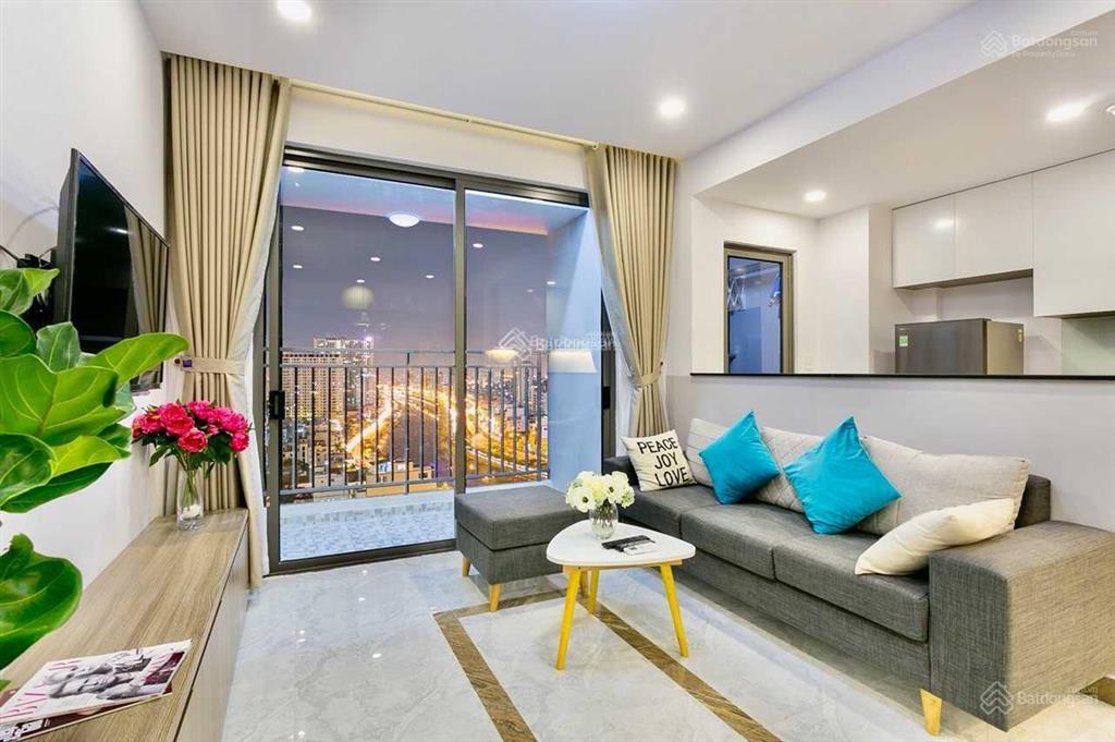 Bán chcc oriental plaza , 685 âu cơ , 78m 2 phòng ngủ 2wc , nhà trống , giá 3 tỷ 500 , hàng ngợp