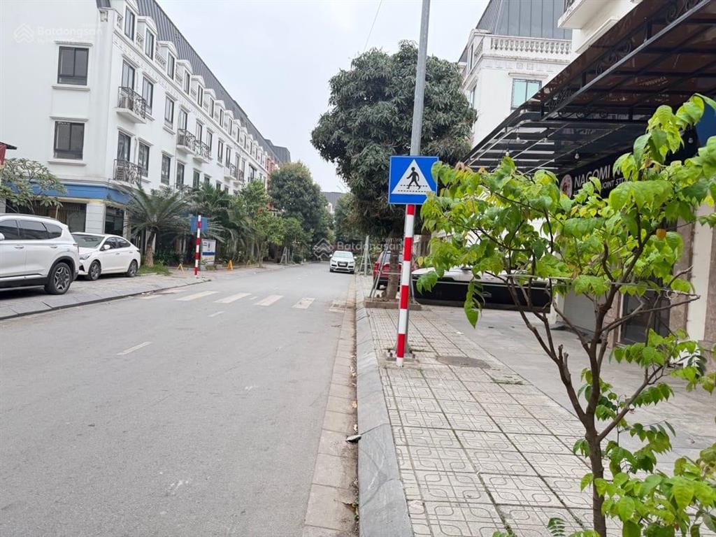 Bán gấp nhà phân lô văn phú 70m kinh doanh sầm uất ô tô tránh full nội thất 19tỷ 0927 113 ***