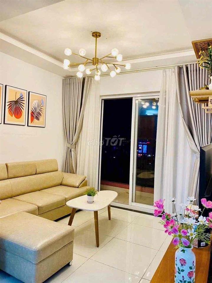 Bán căn góc chung cư 8x plus. sổ riêng. 4 ty 150 tr hàng hiếm