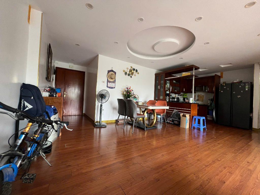 Bán căn hộ chung cư Thành ủy Hà Nội 118m2, 3PN, 2WC, 7,2 tỷ đầy đủ nội thất tại Bắc Từ Liêm, Hà Nội