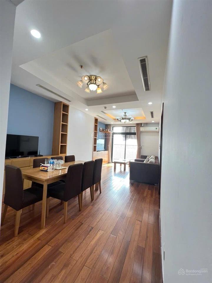 Bán căn 2 phòng ngủ, tòa r4b giá tốt
