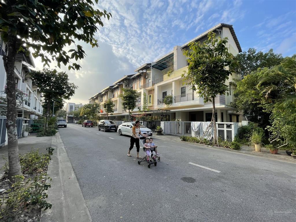 Chính chủ bán nhà 105m2 đầy đủ nội thất đang cho thuê tại beomes từ sơn