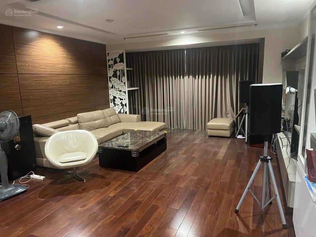 Bán gấp căn hộ vinhomes đồng khởi vincom center 3pn, view hồ bơi ngay quận 1
