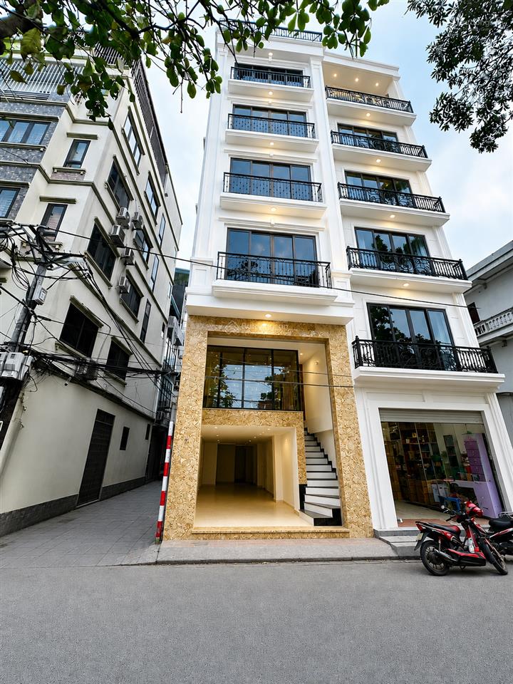 Siêu vip toà nhà mặt phố lô góc phú diễn 8t thang máy ôtô tránh kinh doanh sầm uất chỉ 28,5tỷ