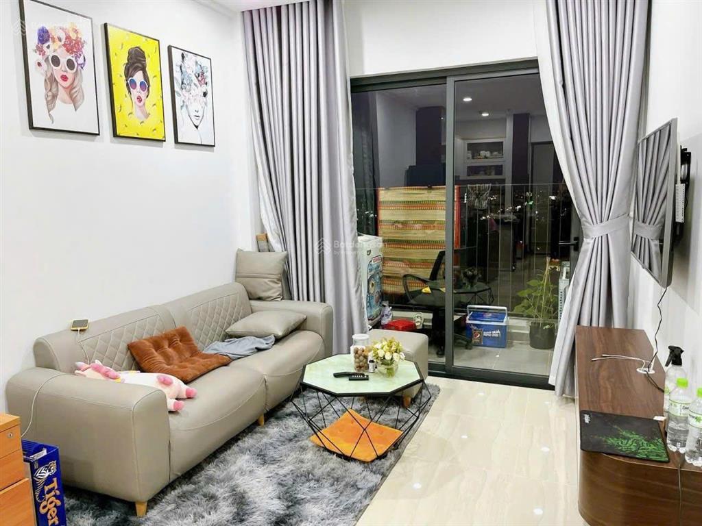 Bán gấp 2pn view trực diện hồ bơi, full nội thất, giá tốt thị trường, ban công rộng và mát mẻ