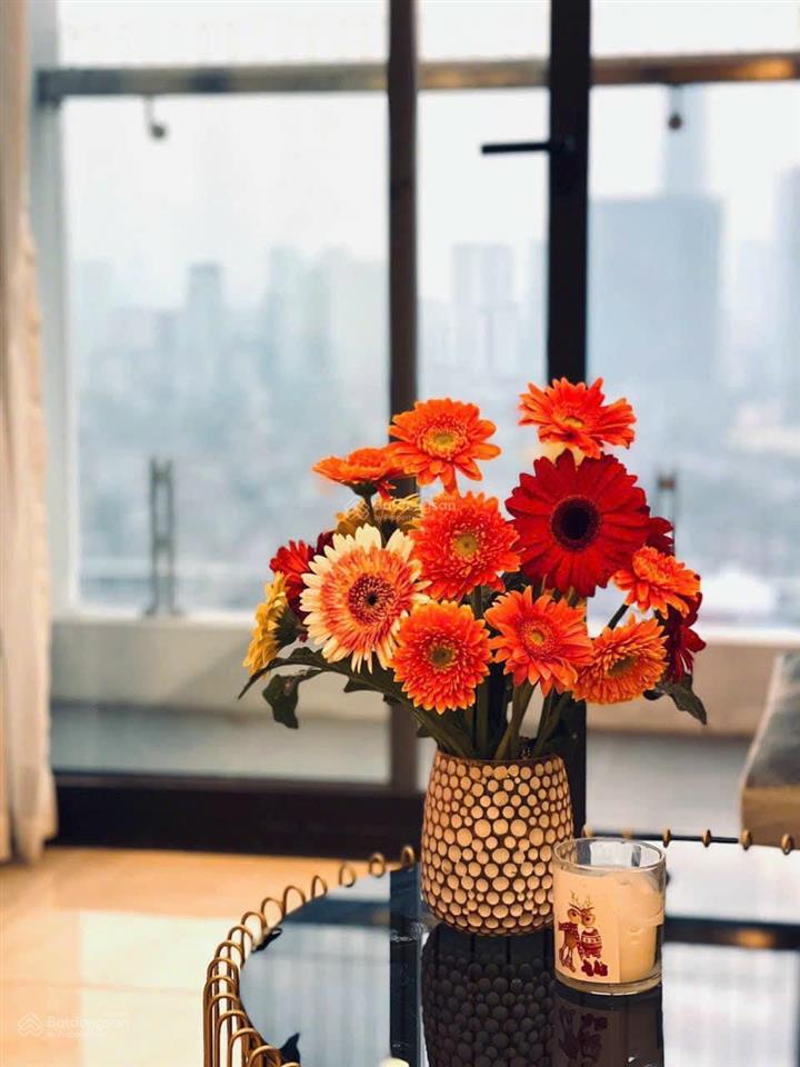 (view trực diện công viên) em bán ch 79m2 gồm 2 ngủ 2wc, ban công đông nam cực đẹp tại center point