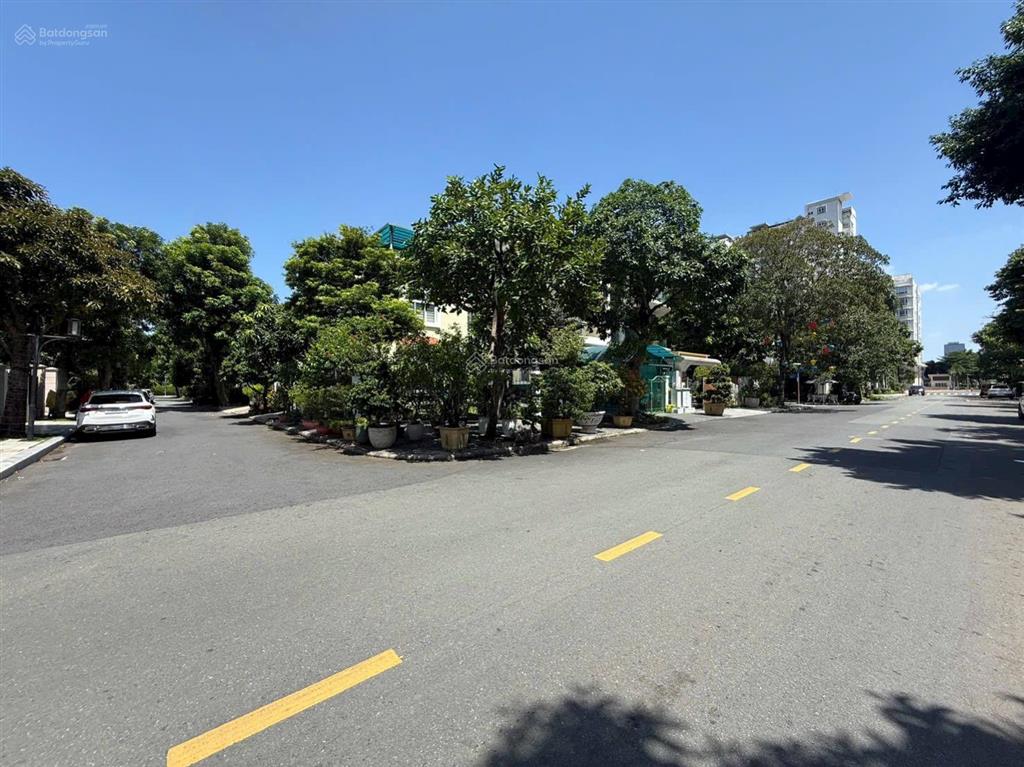 Vũ hoàng villa bán biệt thự tứ lập mỹ phú 291.5m2. căn góc 2 mặt tiền đường lớn thoáng mát