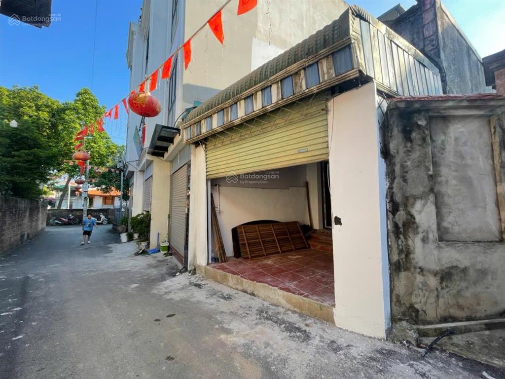 Bán đất chúc sơn 47m2 fo trung tâm chương mỹ cạnh hồ điều hòa 47m2 full thổ cư, sẵn nhà c4