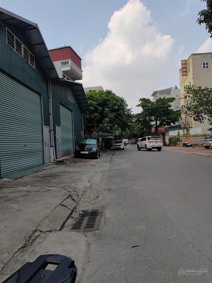 Bán đất cổ bi, gia lâm, dt 72m, mặt tiền lý tưởng 5m, ngõ thông ô tô đổ cửa, trung tâm, giá 6,x tỷ.