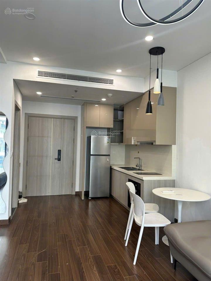 Chính chủ gửi bán chung cư masteri west heights 1pn+ 42m2 bc tây nam tầng cao 3,5 tỷ sẵn sổ full đồ