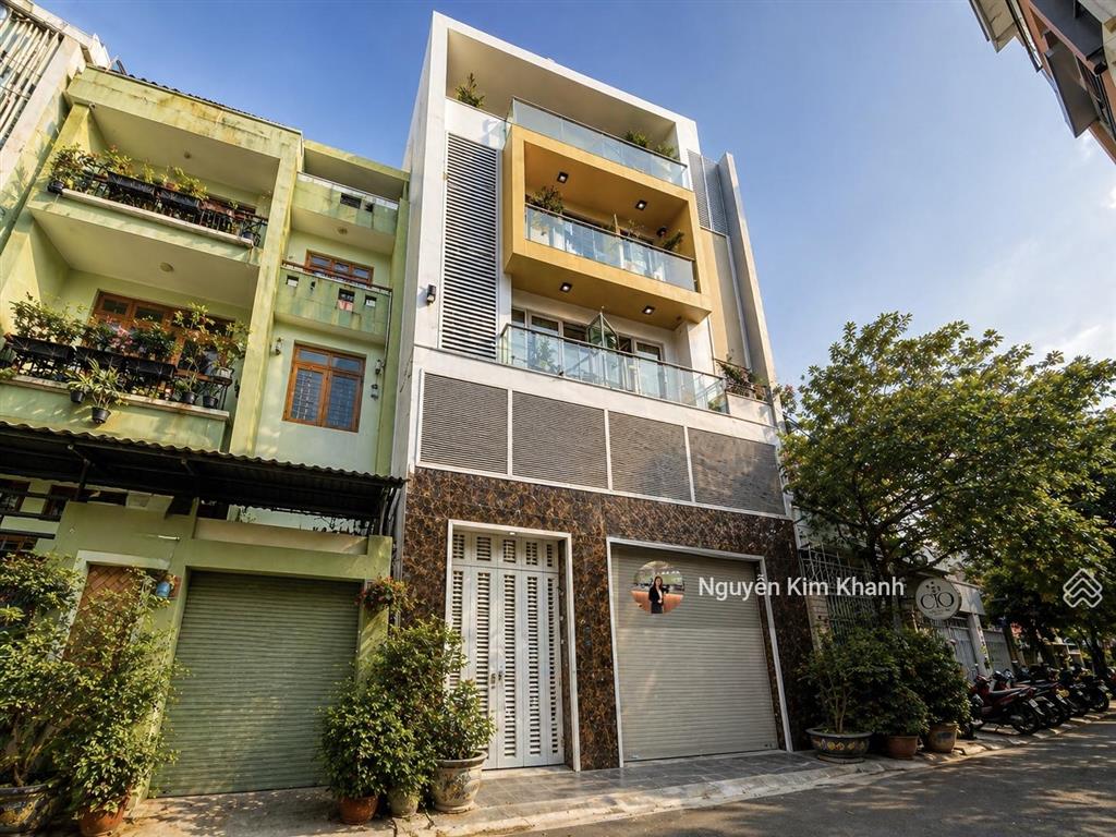 Khu vip phú nhuận có vỉa hè riêng view cv 81,3m2 5 tầng ngang 6,8m tiện kinh doanh làm công ty
