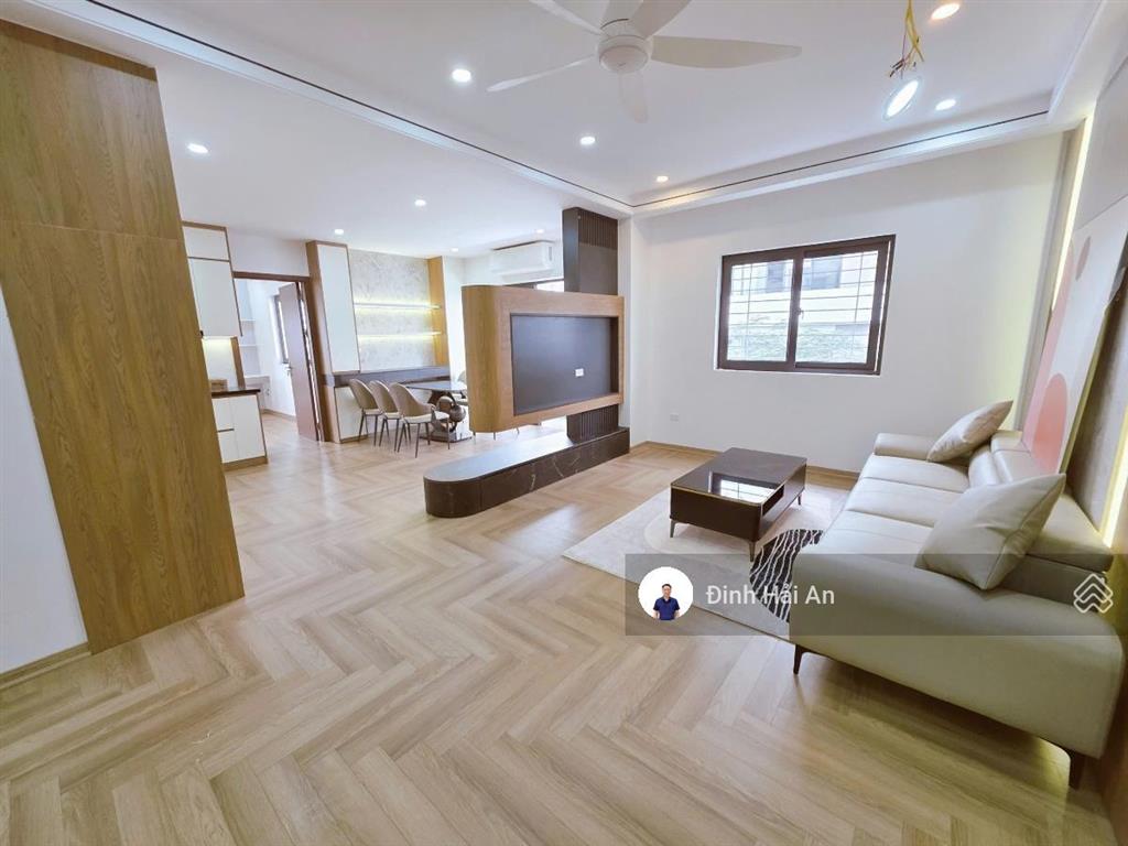 Chính chủ bán căn hộ chung cư ngay ngã tư sở căn góc có lối ô tô 62m2 5,35 tỷ