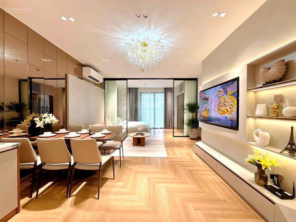 E chính chủ cần bán căn hộ times city, 10.8 tỷ vnd, 95 m2, 3pn (nội thất cao cấp 1 tỷ)