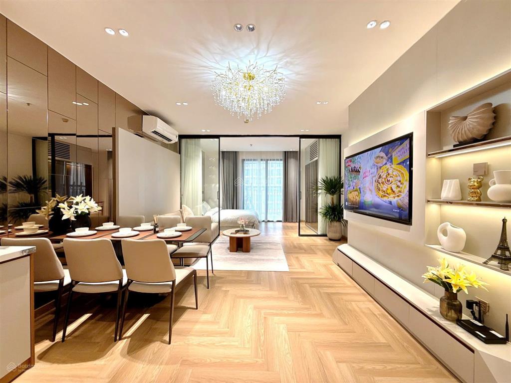 Bán căn hộ 2 ngủ 95 m2 có slot xe tại times city