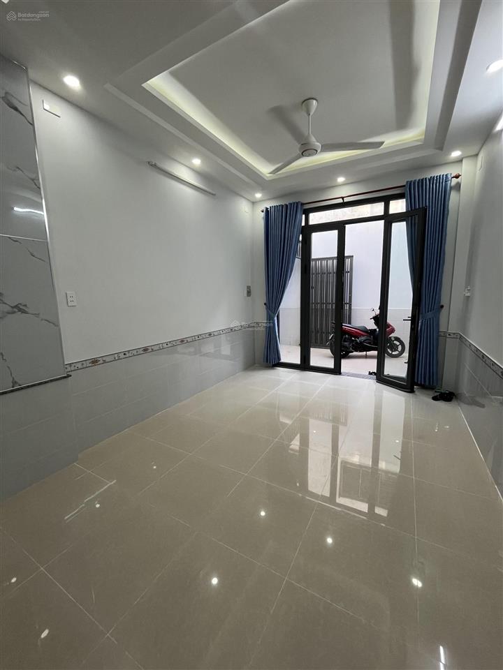 4 lầu 4pn nguyễn tri phương quận 10 quá hiếm