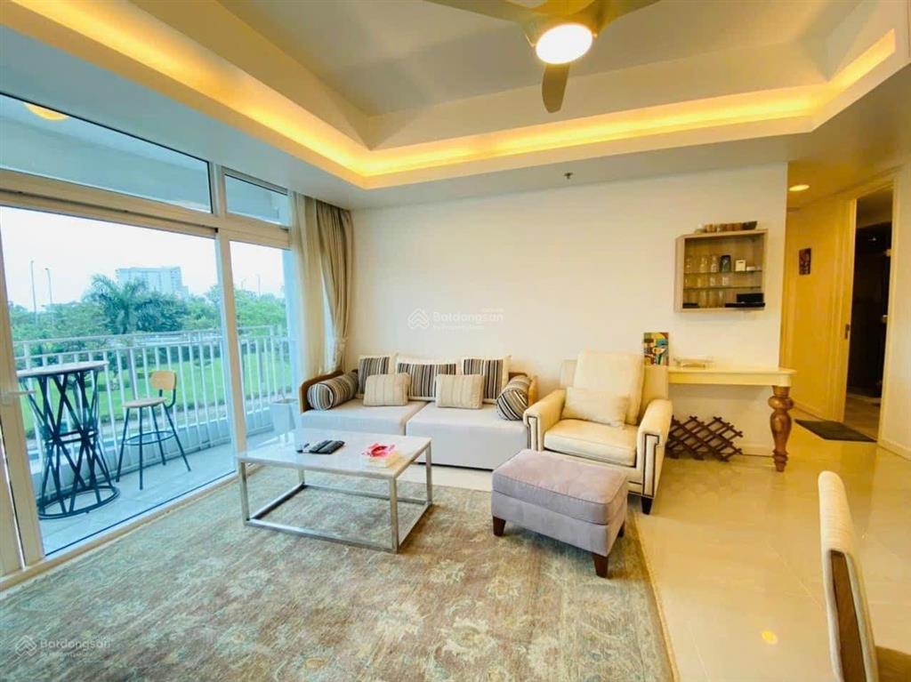 Bán ch azura loại 2pn dt 104m2, đầy đủ nội thất, tầng thấp giá hời thị trường 8,5 tỷ ms linh