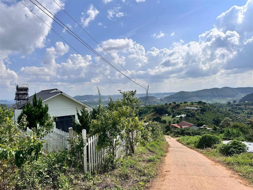 300m2 đất khu đông anh ven đà lạt, view đẹp, đường lớn, gần chợ, trường, bv, thích hợp nghỉ dưỡng