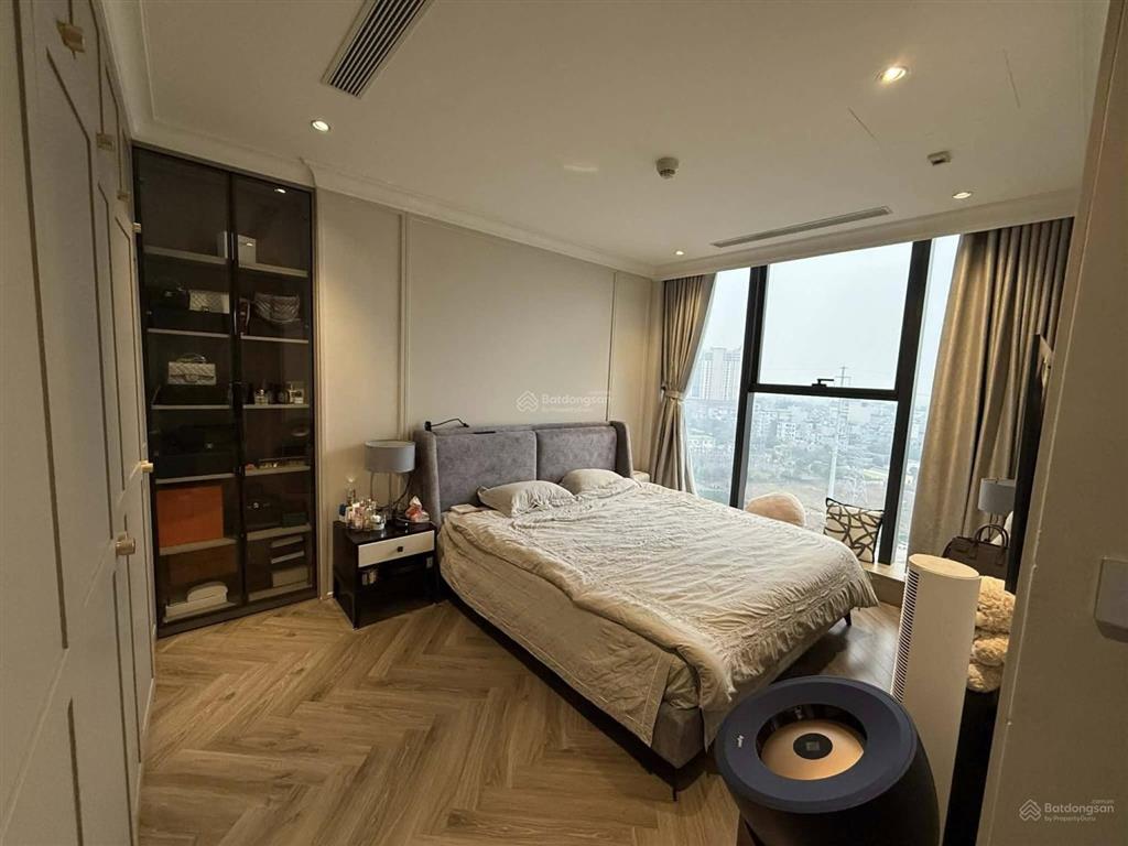 Bán gấp căn hộ 17t5 hoàng đạo thúy. dt 151m2, 3pn, giá 9,5 tỷ, 0379 455 ***