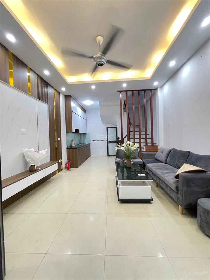 Nhà đẹp phố nam dư lĩnh nam ô tô đỗ cổng 30m2 * 5 tầng * 3 ngủ giá 7,5 tỷ
