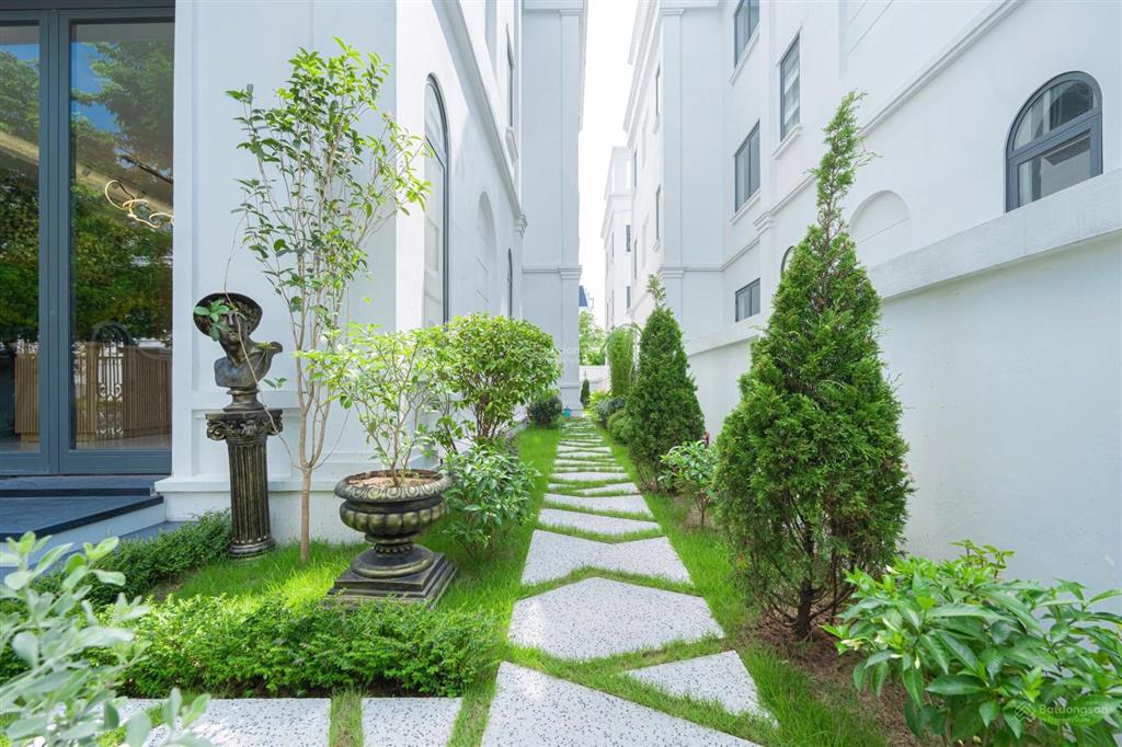 Rẻ 10 tỷ bán gấp bt dương nội 170m x 4 tầng thang máy kinh doanh 20 tỷ hơn.