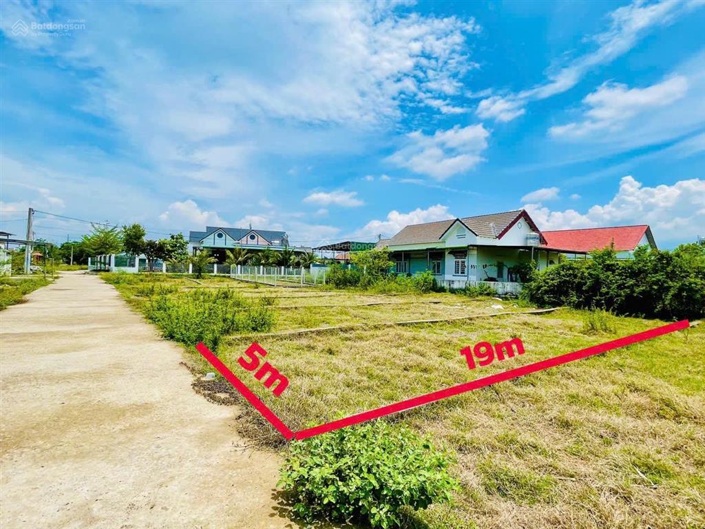 96,4m2 đất diên lạc chỉ 750triệu lời ngay 100triệu so với giá các lô bên cạnh