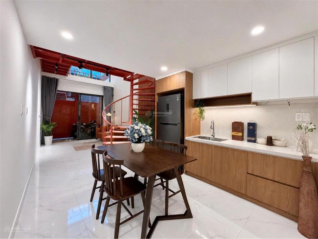 57m2 hòa hưng quận 10 nhà mới đẹp lung linh xách vali vào ở ngay.