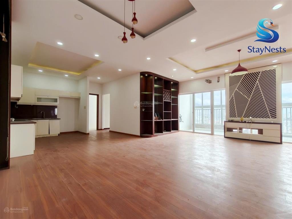 Bán penthouse central plaza 91 phạm văn hai 190m2 3pn 3wc 70tr/m2