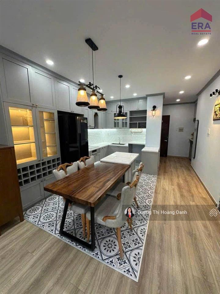 Bán orient 75m2, mt bến vân đồn, đã cải tạo, ở ngay, ngay trung tâm, sổ hồng, kênh tàu hủ, đông đúc