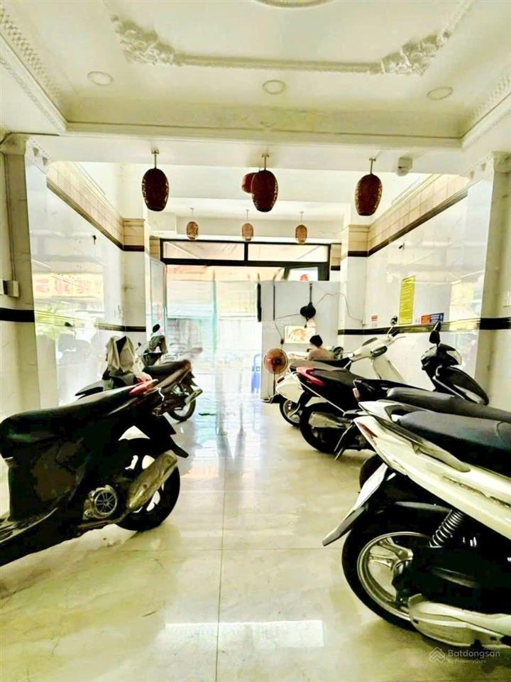 Chdv 4 tầng 11 phòng full nội thất hđ thuê 35tr/tháng 4*18m có hệ thống pccc sát mt ni sư