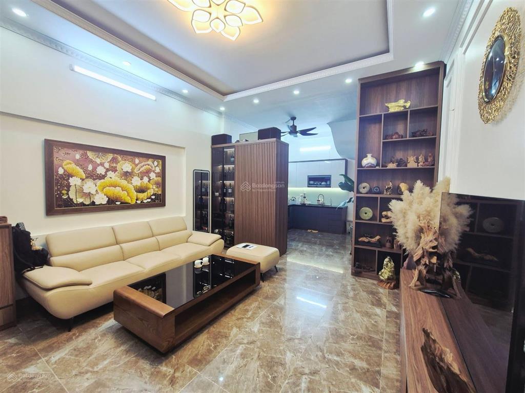Giá ngon! nguyễn đức cảnh, 2 thoáng, 30m ra ô tô, thông ra hồ đền lừ, 5 tầng xây mới, sđcc, ko qh
