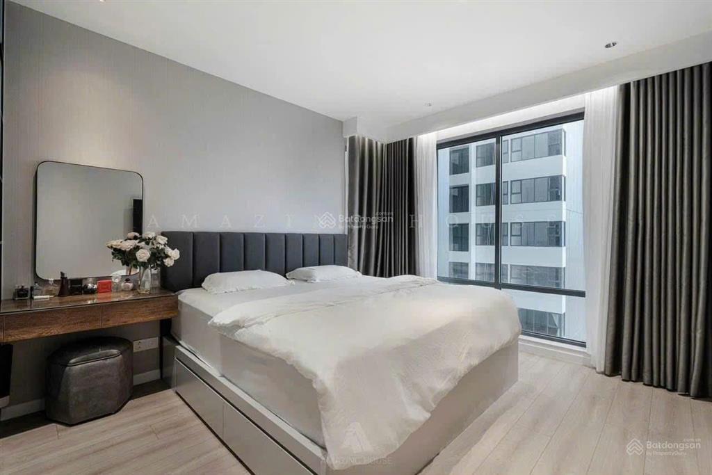 Chủ nhà tin tưởng gửi bán căn 2 ngủ, 2 wc 93m2, giá chỉ 9 tỷ. 0343 202 ***