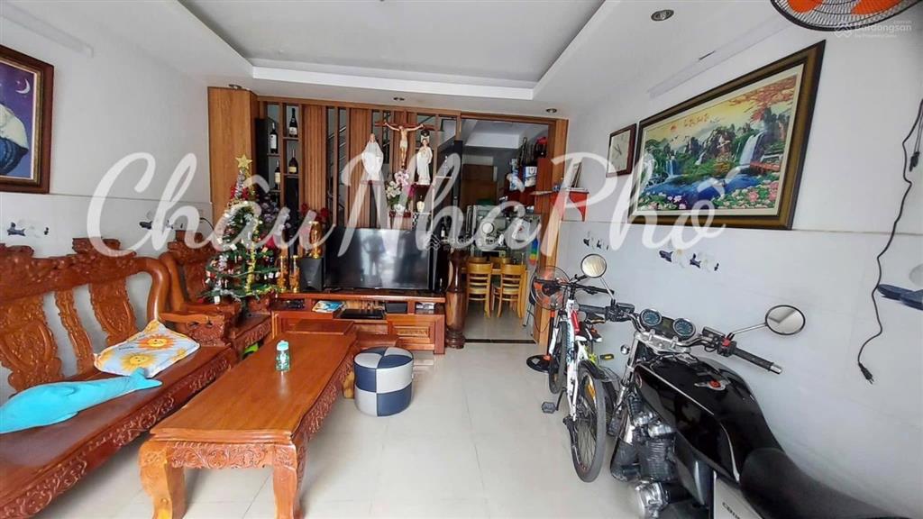 Tân quy q7 (4 x 10m), hẻm 4m nhà 3 tầng 3pn. khu hiện hữu ô tô tới nhà. nhỉnh 4 tỷ
