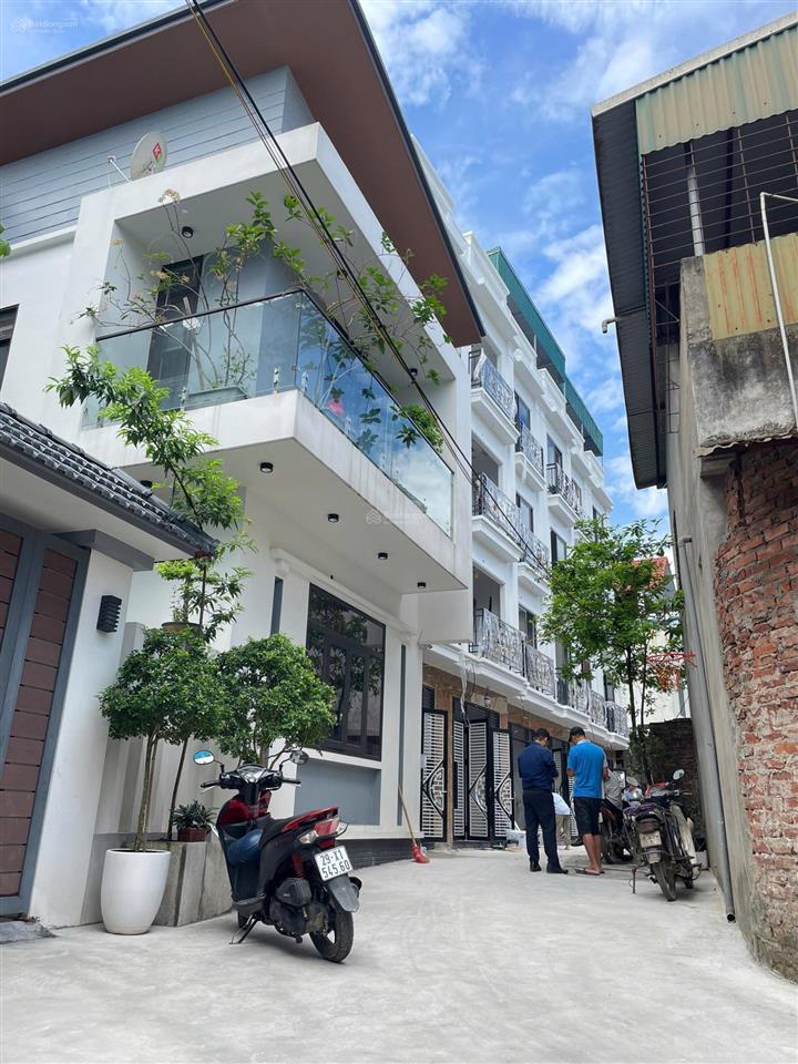 Nhà tdp đông sơn phường chương mỹ xây 5 tầng ô tô cách 50m giá chỉ hơn 4 tỷ