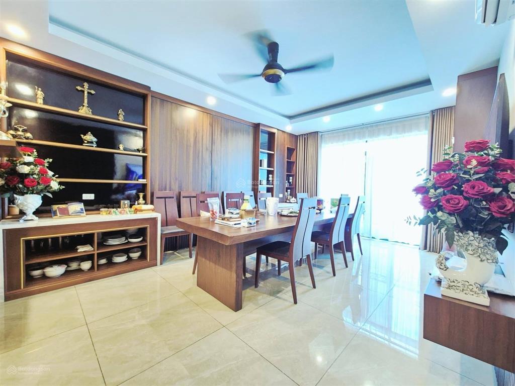 Chính chủ bán gấp nhà 89mx 5tầng, kinh doanh đa ngành, thoáng sáng ở sướng, gần hồ kđt văn quán