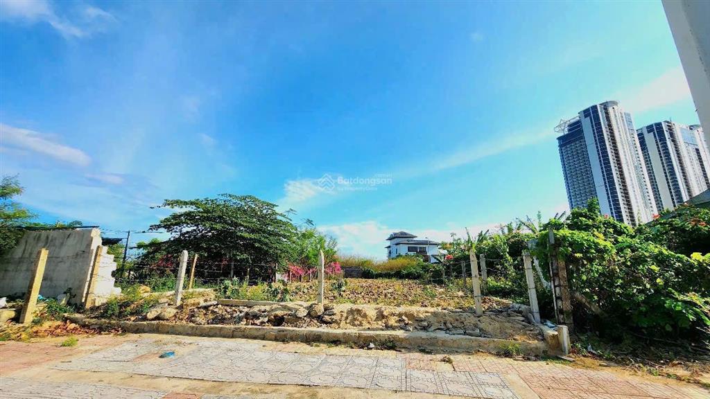 Giá chỉ 69 triệu/m2 đất biệt thự mặt tiền phạm văn đồng vĩnh hòa bắc nha trang.