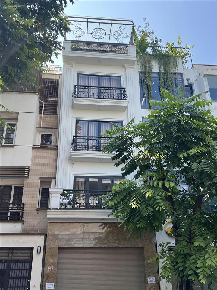 90m2 5 tầng. có thang máy. mặt công viên. vài bước ra công viên 365. giá bán nhanh chỉ 20,5 tỷ.